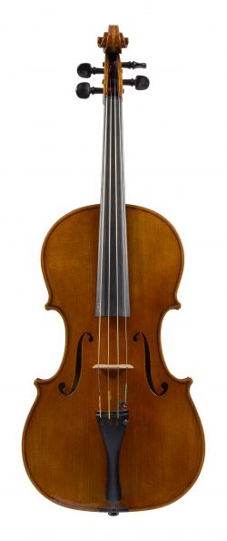 Front of a viola by William Luff, London, 1979