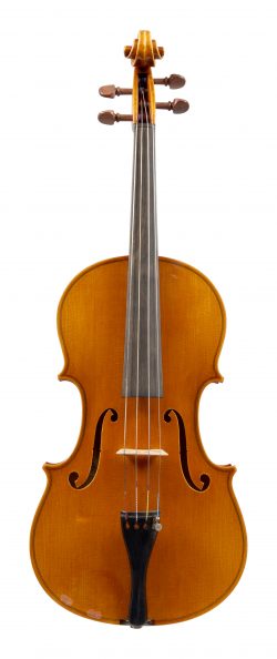 Front of a violin by Antonio Capela, Anta Espinho, 1979