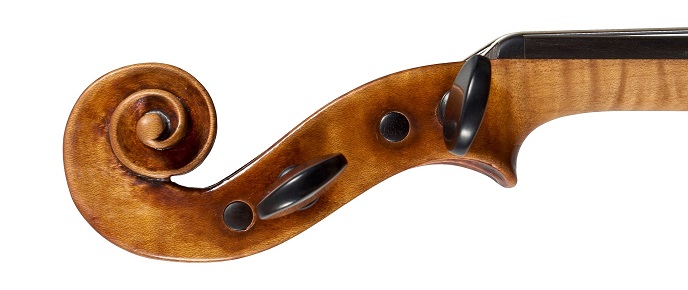 Scroll of a violin by Alessandro Gagliano at Ingles & Hayday